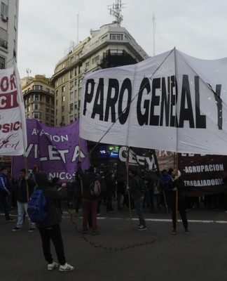 El martes de protestas arrancó con dos cortes en el Obelisco y Palermo