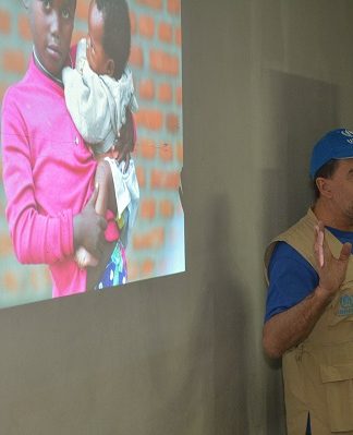 Osvaldo Laport brindó una charla de sensibilización sobre las crisis humanitarias en el mundo