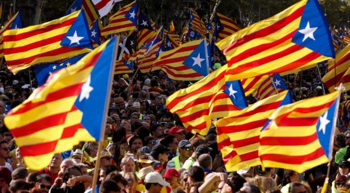 Tras el referéndum, el líder catalán Carles Puigdemont se prepara para declarar la independencia