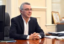 Julio Zamora denunció al padre y a la madre que atacaron a una portera en una escuela