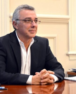 Julio Zamora denunció al padre y a la madre que atacaron a una portera en una escuela