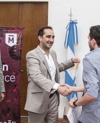 Tagliaferro entregó el Premio Joven Empresario Morón 2017