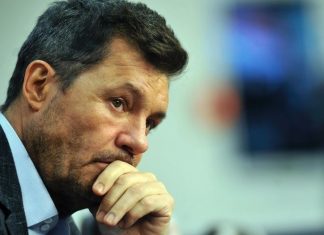 Con el pase en su poder