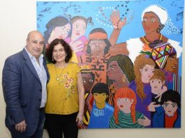 Muestra que integra en el Concejo Deliberante de San Isidro