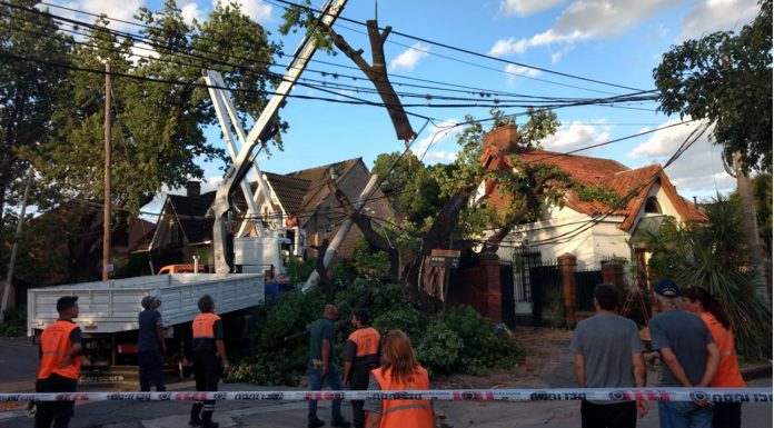 Tres de Febrero: Todo el equipo de emergencias en la calle luego del temporal