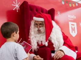 Más de 3.000 vecinos de Morón se sacaron una foto con Papá Noel