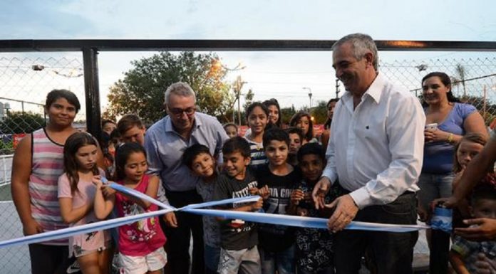 Julio Zamora inauguró los nuevos juegos y la estación aeróbica en la plaza de Ricardo Rojas