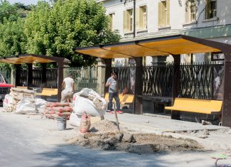 Con la instalación de nuevos refugios, continúa la renovación urbana de El Palomar