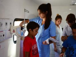 Controles de salud para los niños que asisten a las Colonias de San Fernando