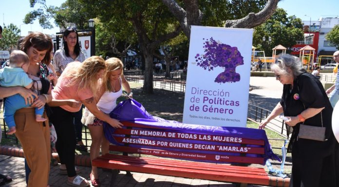 Homenaje a las víctimas de femicidio en Morón