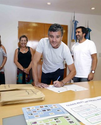 Zabaleta encabezó la licitación pública del Servicio Alimentario Escolar de Hurlingham