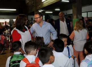 Valenzuela inauguró el inicio de clases en Tres de Febrero