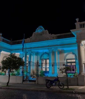El HCD de San Isidro se ilumina de azul para generar conciencia sobre el autismo
