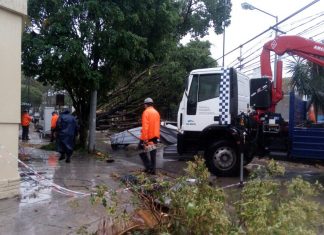 Ante las fuertes tormentas, el Comité de Crisis de San Martín trabaja en distintos barrios