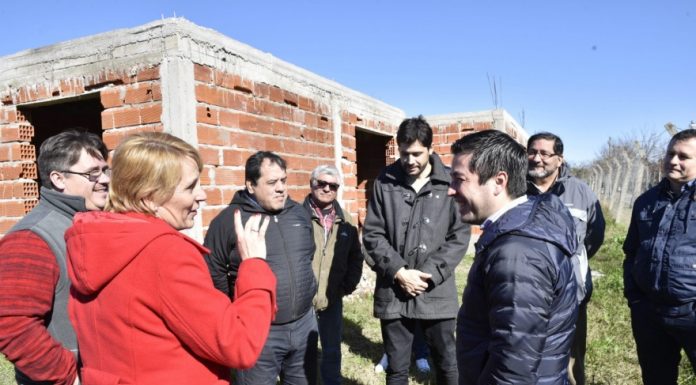 Nardini visitó la futura Escuela de Estética de Malvinas