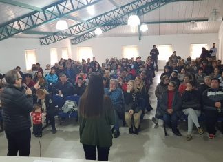 Valenzuela lanzó el programa Más Familia