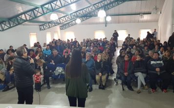 Valenzuela lanzó el programa Más Familia