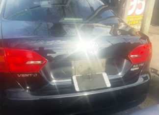 Tenía un dispositivo en el auto para subir y bajar la chapa patente y así evitar ser identificado y eludir multas