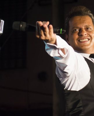 En San Isidro más de mil personas disfrutaron del show tributo a Luis Miguel