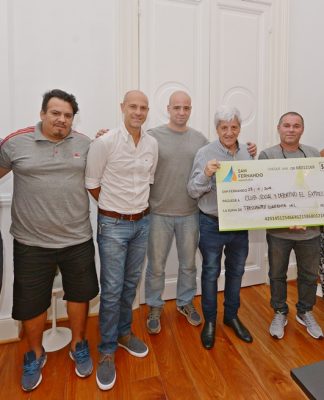 Luis Andreotti entregó una nueva ayuda económica al Club Social y Deportivo ‘El Expreso’