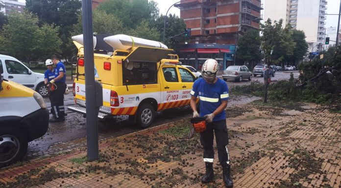 Defensa Civil de Vicente López asistió a los damnificados del temporal de La Plata