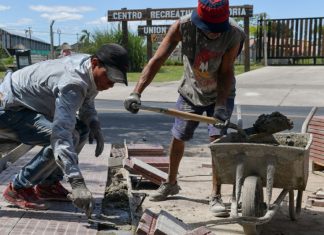 Avanza la renovación de veredas de Avenida Sobremonte y la calle Belgrano