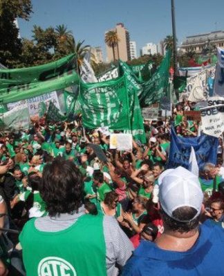 Paro provincial con movilización: estatales, judiciales y médicos exigen aumento salarial