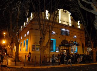 Silvestre y la Naranja se presenta en vivo en Vicente López