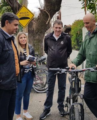 Jorge Macri encabezó un nuevo timbreo en Vicente López