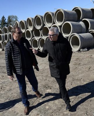 Julio Zamora supervisó obras de inversión municipal en Benavídez y dialogó con los vecinos