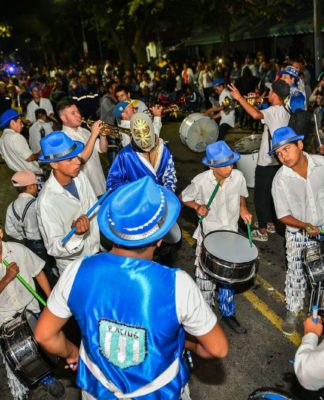 Una multitud disfrutó de la quinta edición del Carnaval de la Flor organizado por la Municipalidad