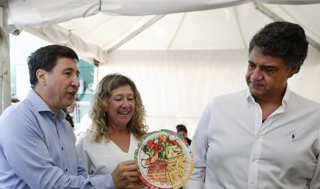 Daniel Arroyo y Jorge Macri supervisaron la entrega de tarjetas AlimentAR en Vicente López