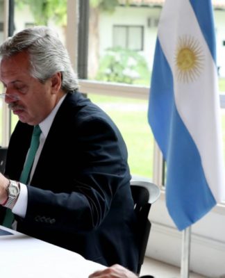 Alberto define la extensión de la cuarentena, en medio de un fuerte debate