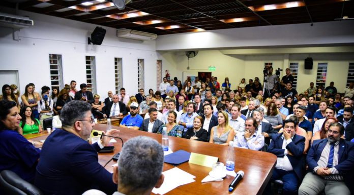 Menéndez inauguró las sesiones en el Concejo Deliberante de Merlo