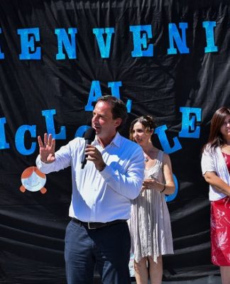 Ariel Sujarchuk participó del inicio del ciclo lectivo en dos instituciones educativas de Escobar