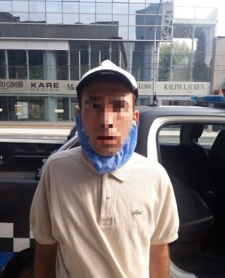 Vicente López: Tenia pedido de captura y trató de camuflarse con el barbijo