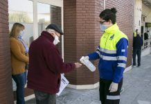Vicente López: trabajadores municipales asisten en zonas bancarias