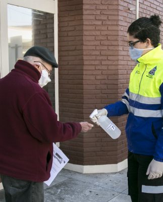 Vicente López: trabajadores municipales asisten en zonas bancarias