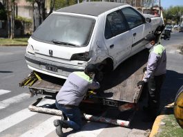 San Fernando: continúa el servicio que levanta autos abandonados todos los días