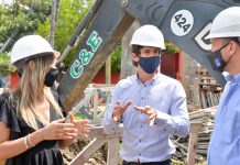 San Fernando: Juan Andreotti y Malena Galmarini supervisaron la instalación de conductos cloacales en el barrio Mil Viviendas