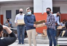 Malvinas Argentinas: Nardini entregó una nueva tanda de netbooks a estudiantes