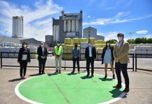 Malvinas Argentinas: Otermín y Nardini recorrieron la planta de Weber Saint-Gobain