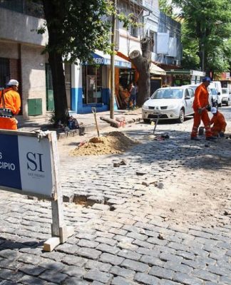 San Isidro: realizan tareas para preservar los adoquines en las calles