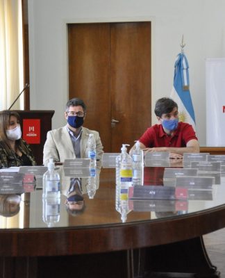 Morón: el intendente convocó a docentes y auxiliares para coordinar actividades socieducativas