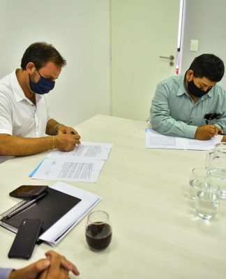 Escobar: acuerdo entre el Municipio y la Colectividad Boliviana para avanzar en acciones de energías renovables