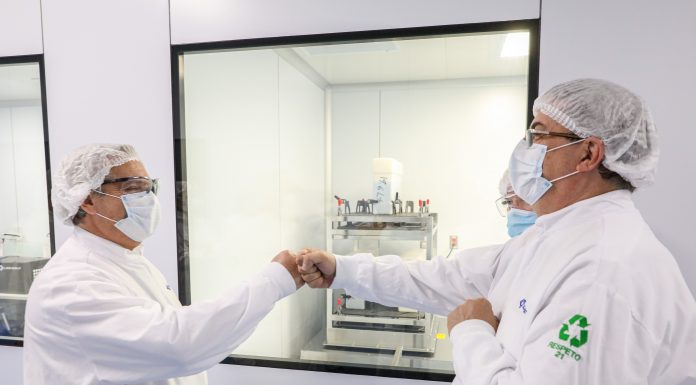 Alberto Fernández visitó el laboratorio mexicano que produce, junto a otro argentino, la vacuna de Oxford-AstraZeneca