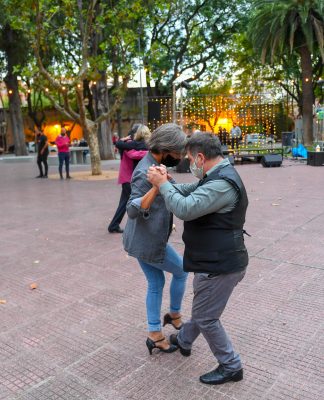 San Fernando: se realizó una milonga al aire libre y con todos los cuidados en Victoria