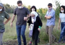 Pilar: Achával y Nora Cortiñas plantaron árboles por la Memoria en la Reserva de Villa Rosa