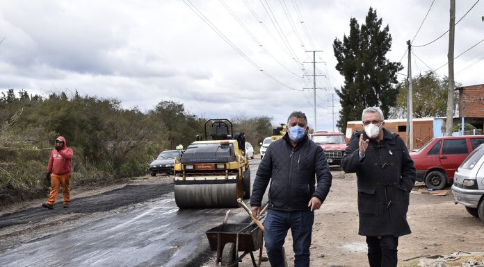 Tigre: Julio Zamora supervisó la etapa final del plan de asfaltos en Benavídez sur