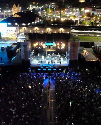 Con un recital en vivo, Los Auténticos Decadentes abrieron la temporada de verano en el Municipio de Tigre